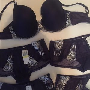 NWT Wacoal Luxe Navy Bra 36DD & 2 Panty S/M